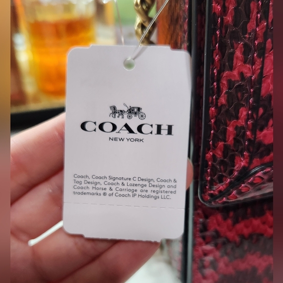 COACH HUTTON GENUINE SNAKESKIN SHOULDER BAG IN CERISE WITH CHUNKY CHAIN STRAP - Picture 2 of 7